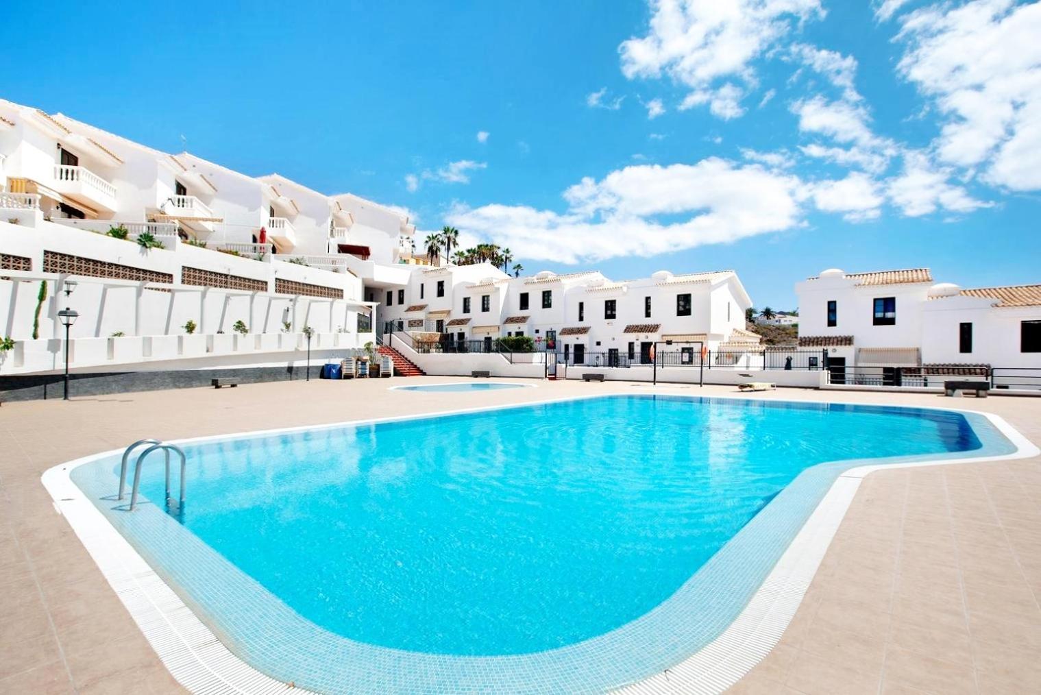 Remarkable 2-Bed House In Chayofa With Pool Dış mekan fotoğraf